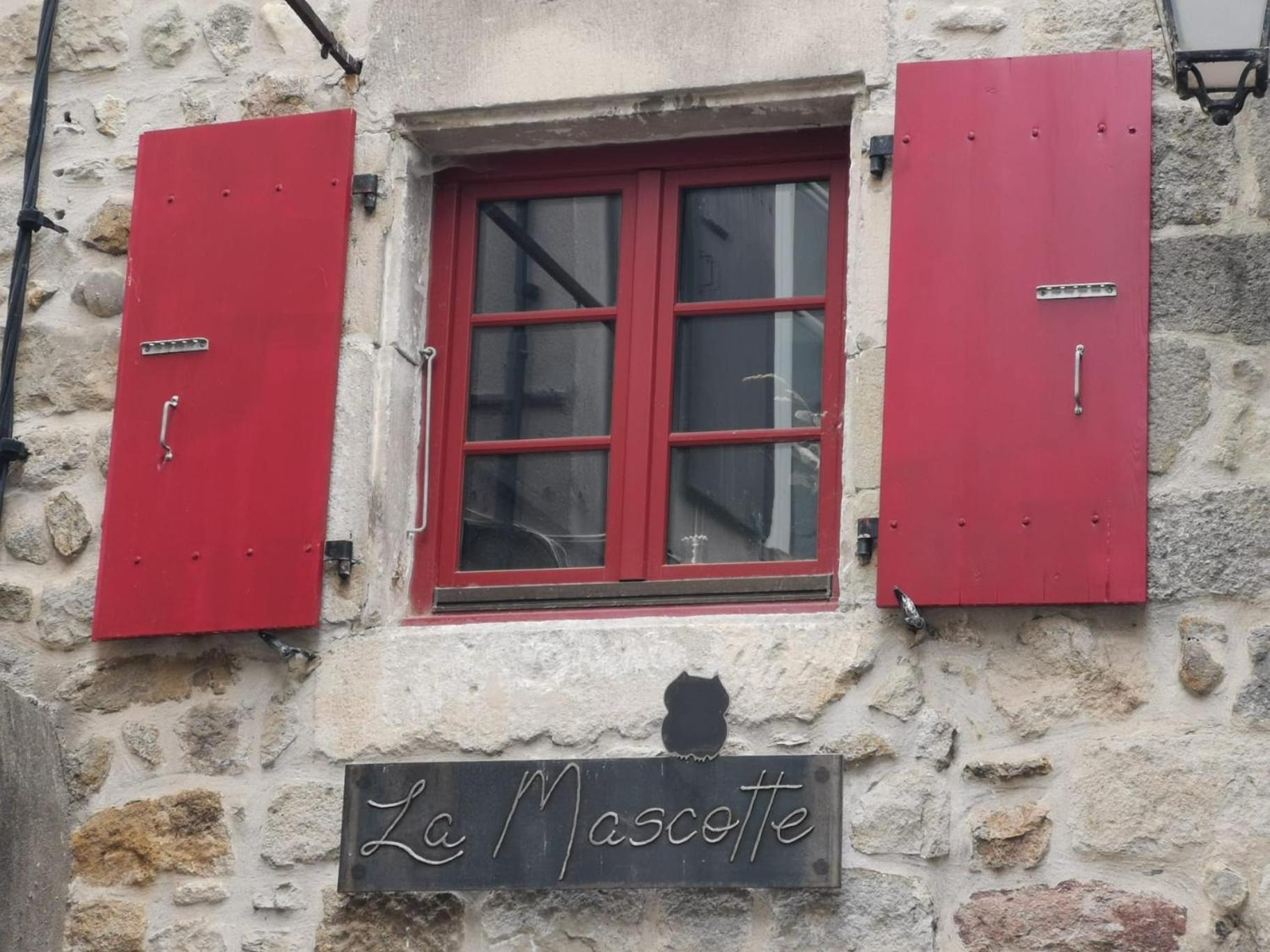 La Mascotte Bed & Breakfast Largentiere Bagian luar foto
